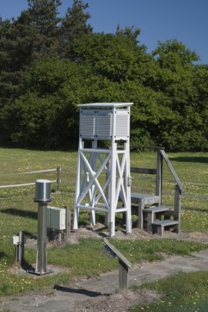 Pequena estação meteorológica utilizada em aeroporto. Foto: Arne Bramsen / Shutterstock.com