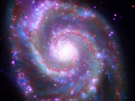 M51, uma galáxia em formato espiral. Foto: NASA.
