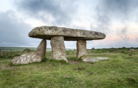 Lanyon Quoit, um Dolmen localizado no sul do Reino Unido. Foto: Helen Hotson / Shutterstock.com
