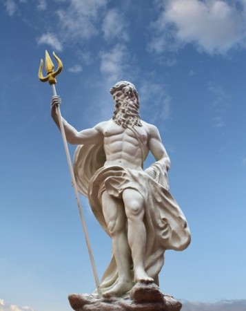 Estátua de Poseidon. Foto: Yutthaphong / Shutterstock.com
