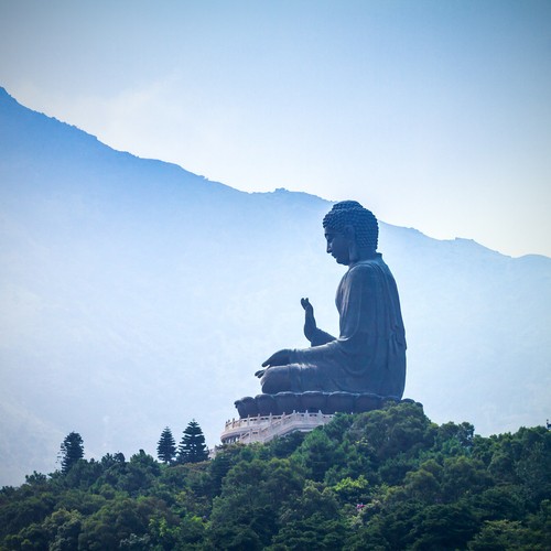 Estátua gigante de Buda, em Hong Kong. Foto: Bule Sky Studio / Shutterstock.com