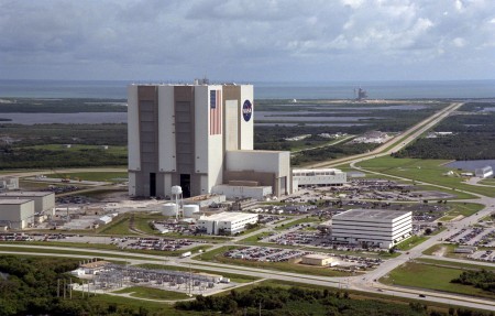 Kennedy Space Center, localizado no Cabo Canaveral, Flórida, é um dos complexos da NASA utilizados para lançamentos de foguetes espaciais. Foto: NASA