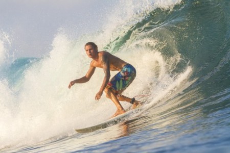 Surfista. Foto: trubavin / Shutterstock.com