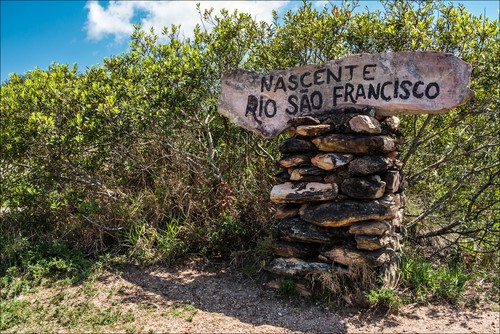 Nascente do Rio São Francisco, em MG. Foto: Luciano Queiroz / Shutterstock.com