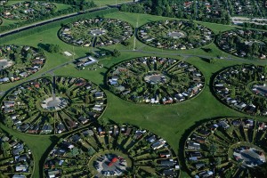 Bairro planejado em cidade da Dinamarca.