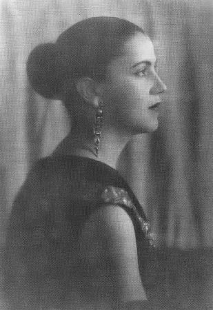 Tarsila do Amaral (foto de 1925 - O Estado de São Paulo).