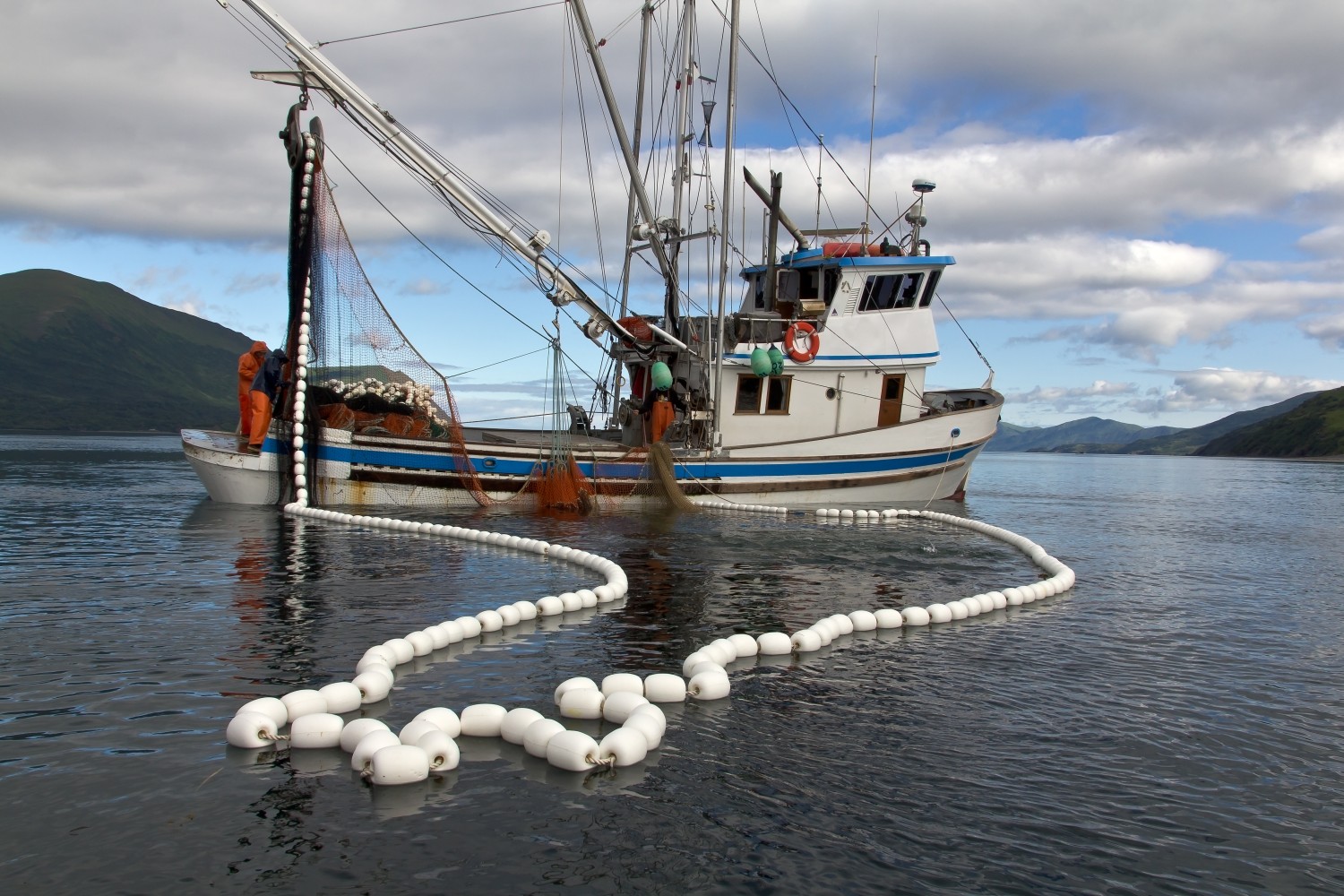 Pesca industrial - Economia - InfoEscola