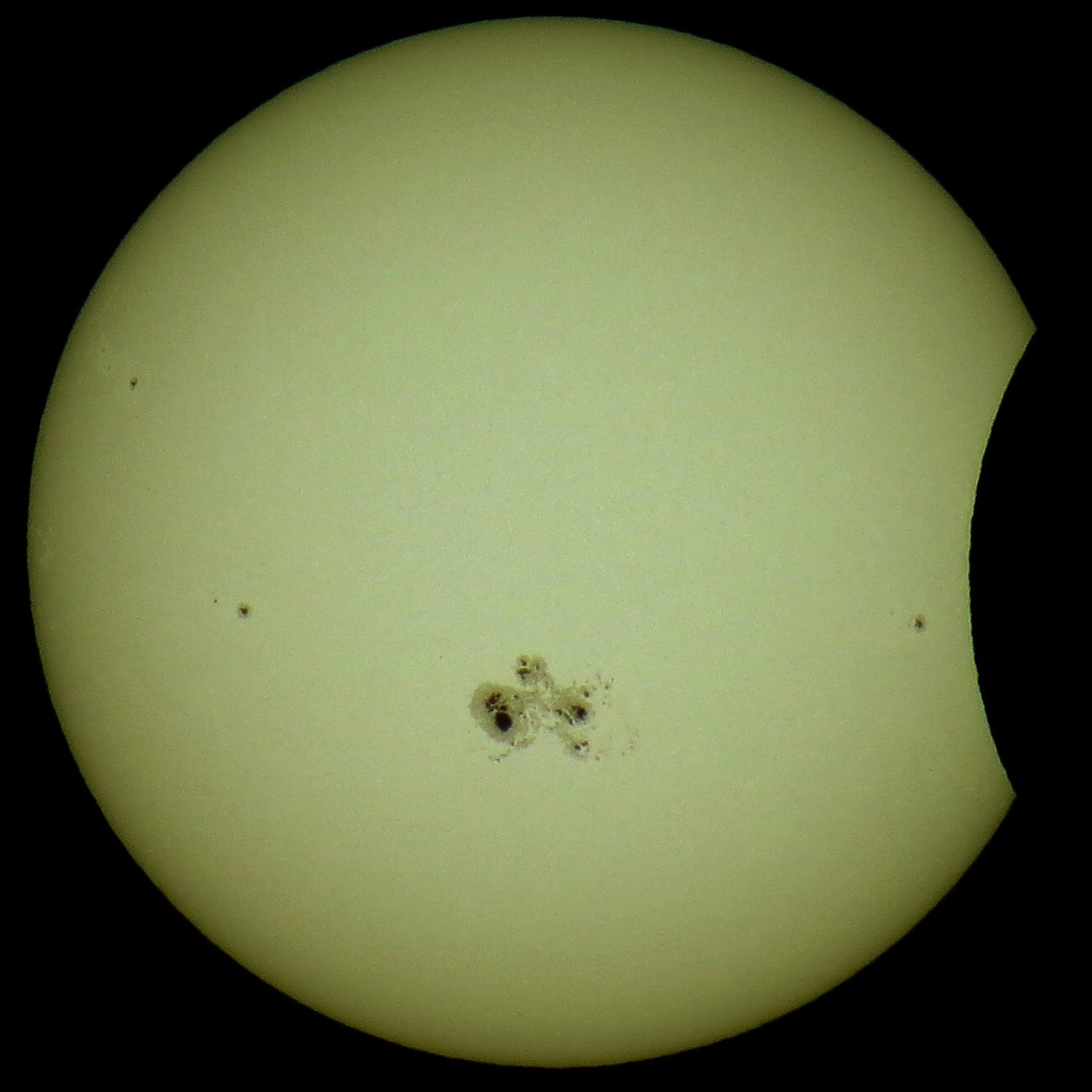 Mancha solar machas escuras no Sol Astronomia InfoEscola