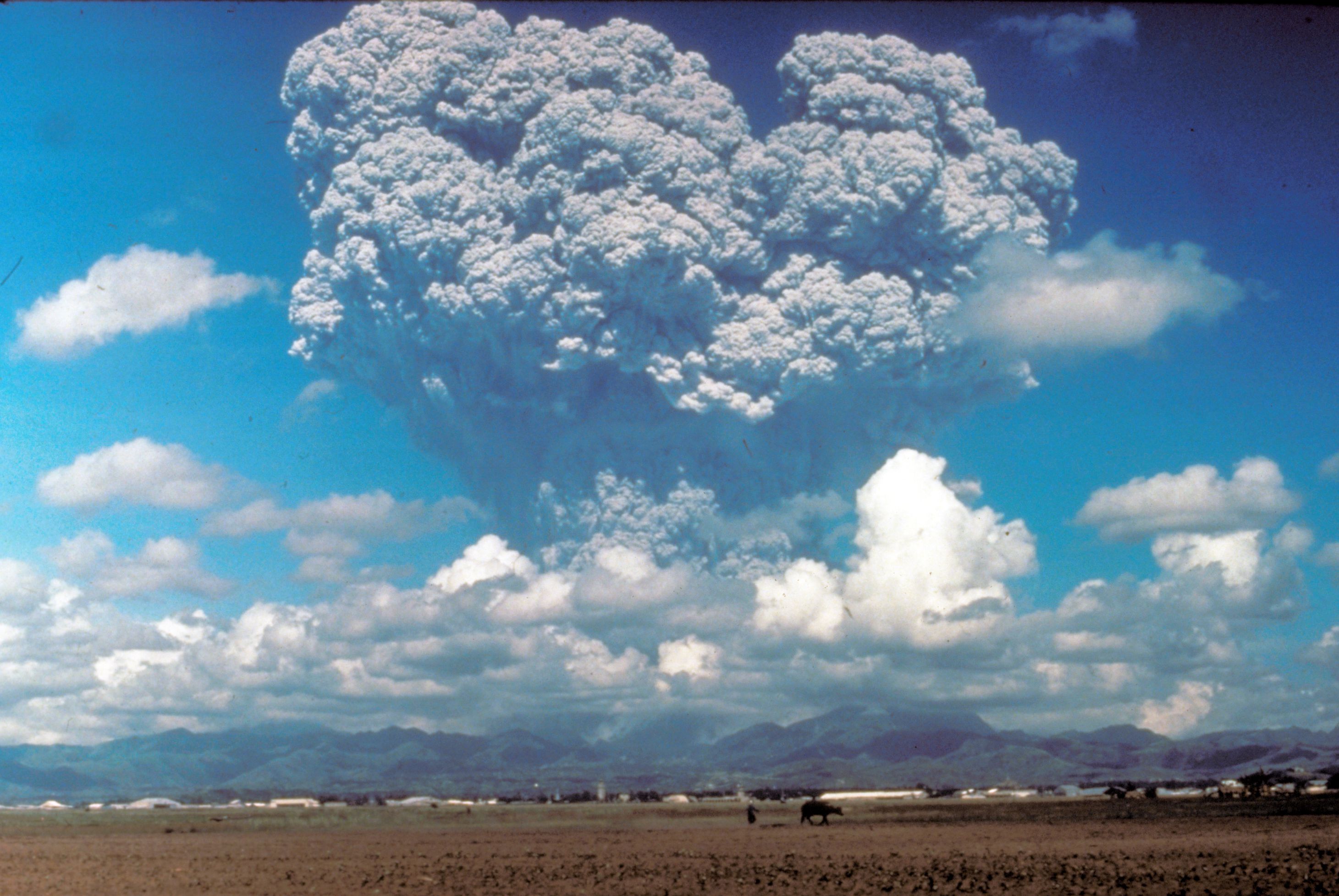 Erupções vulcânicas históricas - Geologia - InfoEscola