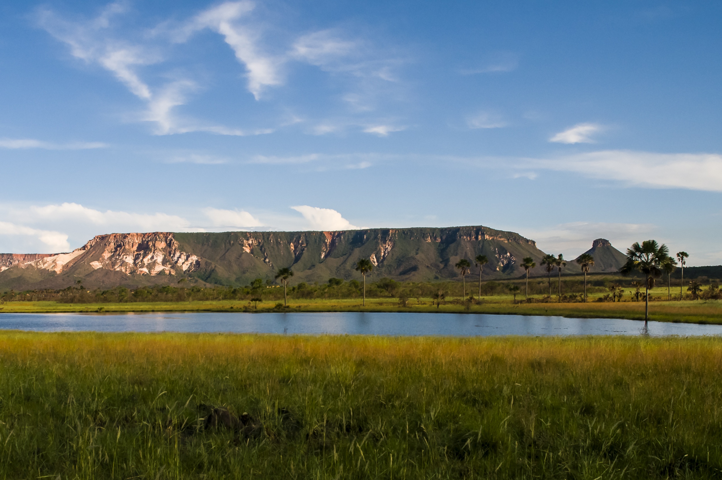 Exemplo de diferentes paisagens aos quais possuímos conceitos de