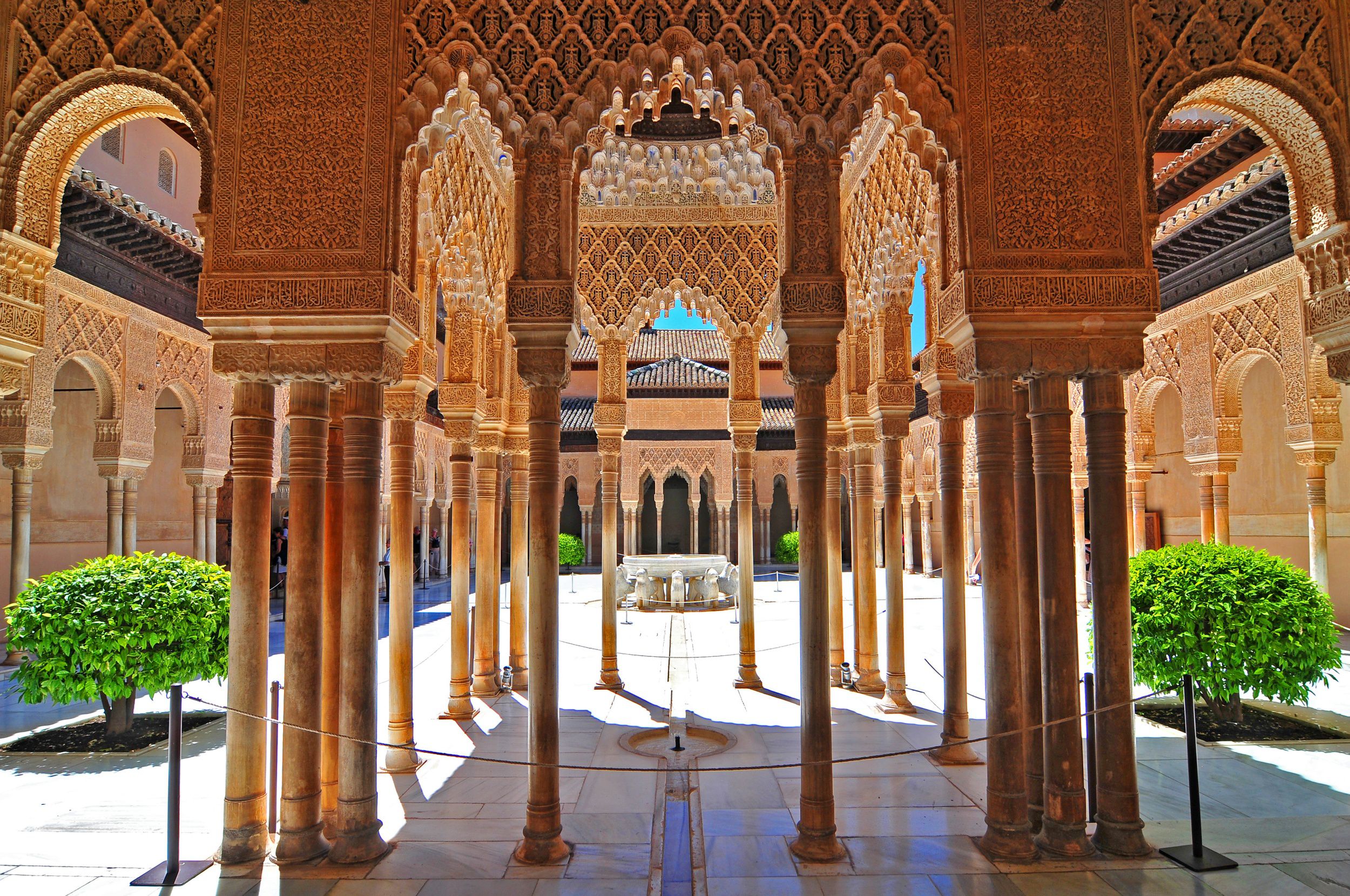 Palacio De Alhambra